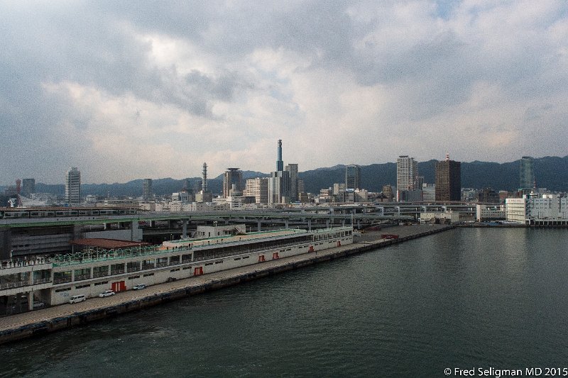 20150314_145541 D4S.jpg - City of Kobe from Harbor